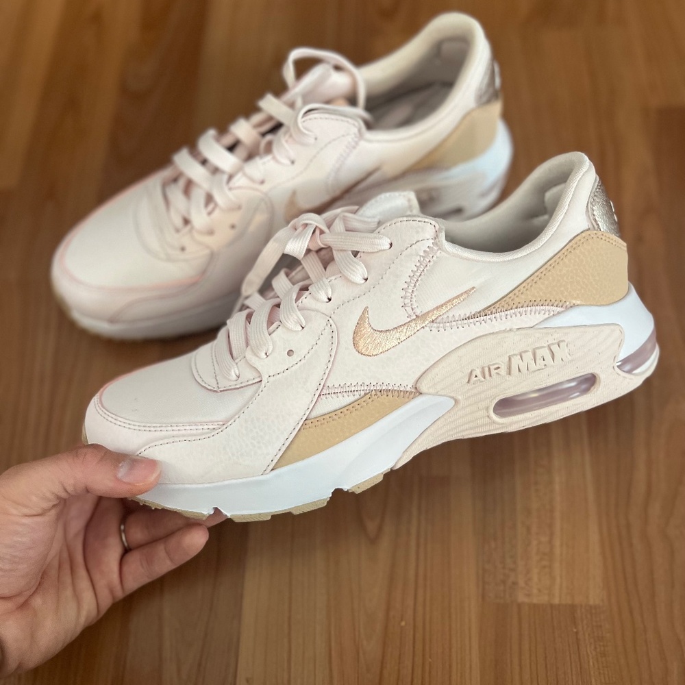 Nike Air Max Women’s 10